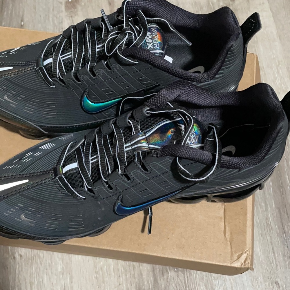 Never-worn vapormax360 perfect condition perfect quality